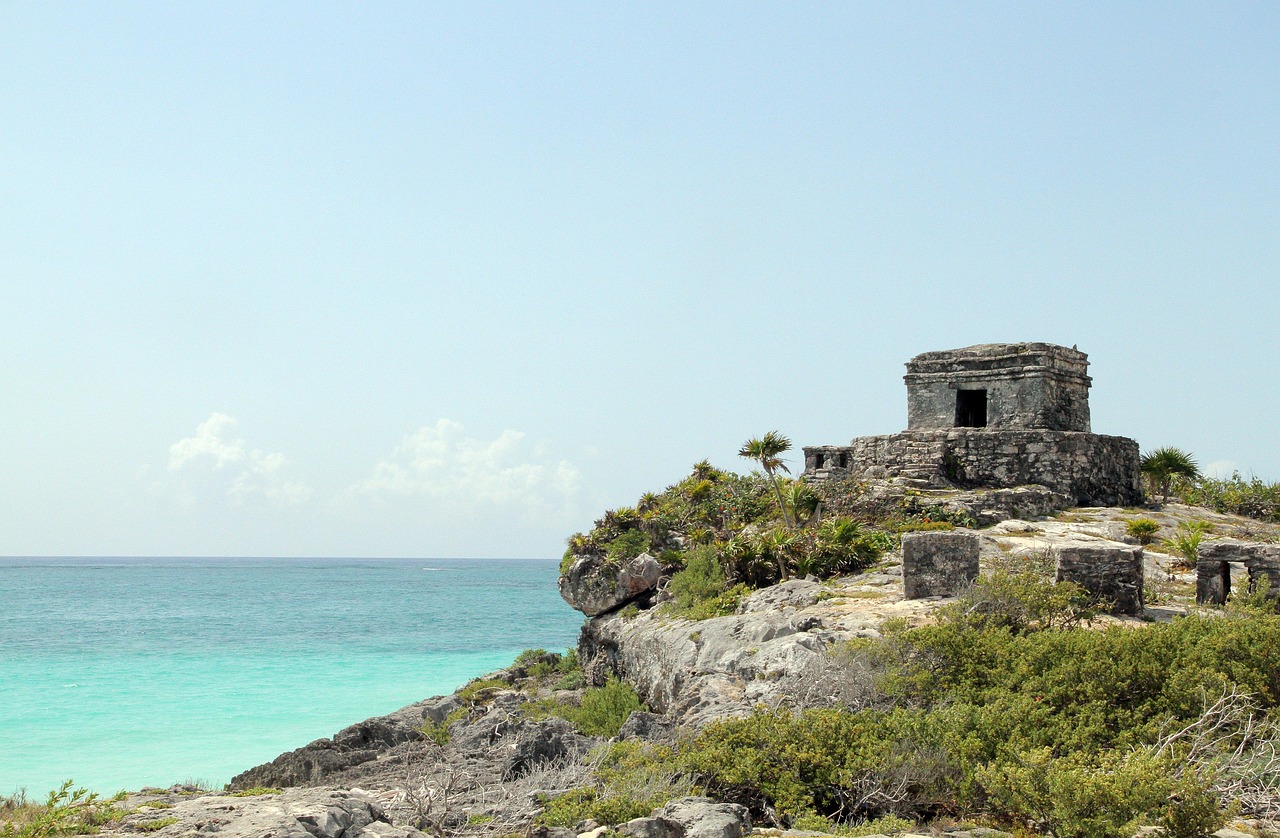 Tulum Mayan ruins overlooking the turquoise Caribbean
