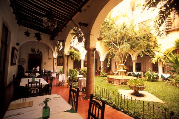 Hotel Maya Colonial Valladolid — family-friendly colonial hotel with rooftop pool